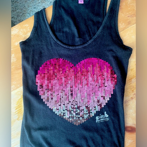 ⚡️2/$20 PINK vintage sequin heart ribbed tank top - Picture 1 of 5
